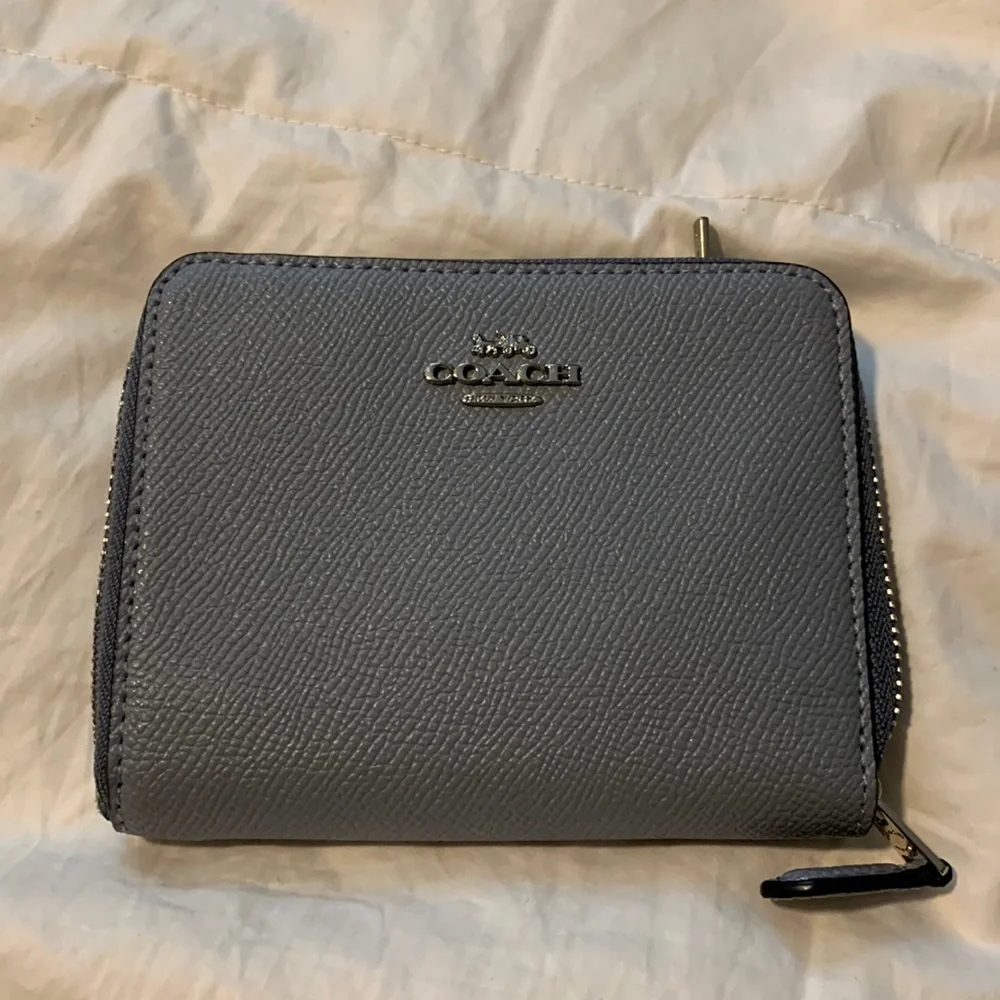 Wallet - Picture 1 of 7